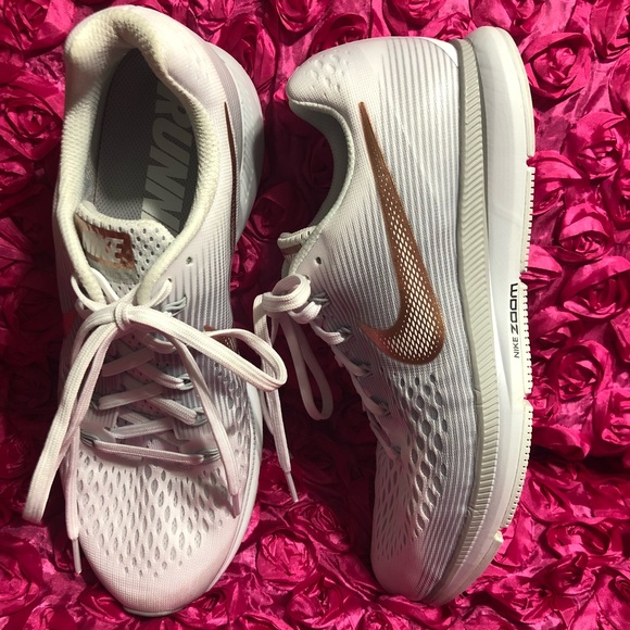 Nike Shoes - Women's Nike Air Zoom Pegasus 34 Running